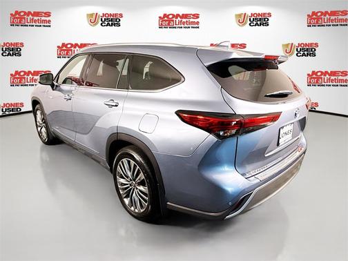 2021 Toyota Highlander Hybrid Platinum