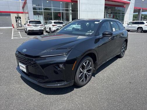 2025 Toyota Crown Signia XLE