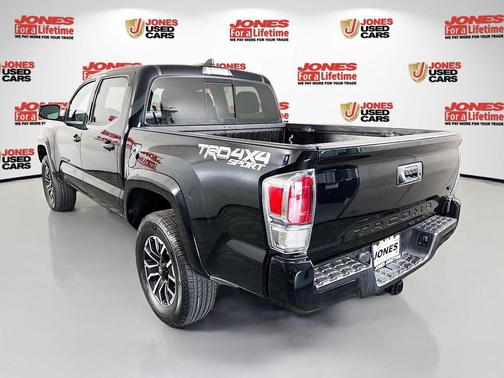 Midnight Black Metallic 2020 Toyota Tacoma TRD Sport
