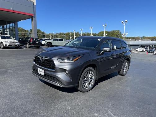 2025 Toyota Highlander Platinum