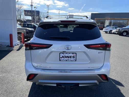 2026 Toyota Highlander Hybrid Platinum