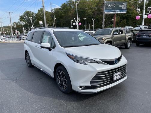 2025 Toyota Sienna Platinum 7 Passenger