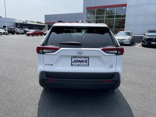 2025 Toyota RAV4 LE