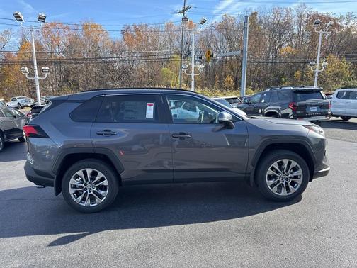 2025 Toyota RAV4 XLE Premium