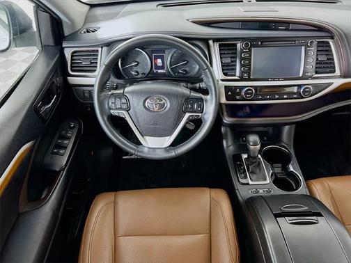 2019 Toyota Highlander Limited Platinum
