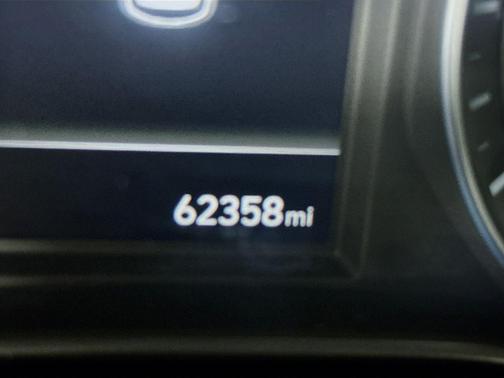 Lunar White 2023 Hyundai KONA SE