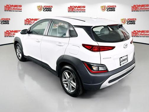 Lunar White 2023 Hyundai KONA SE