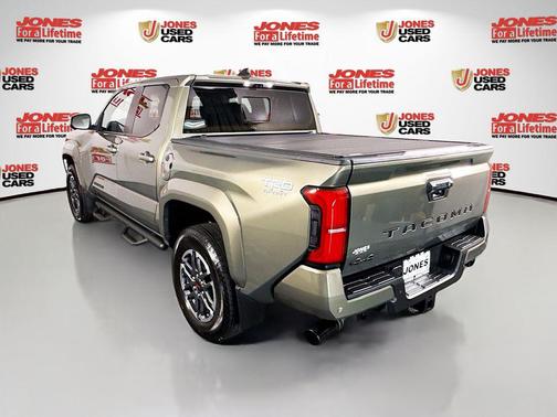 Bronze 2024 Toyota Tacoma TRD Sport