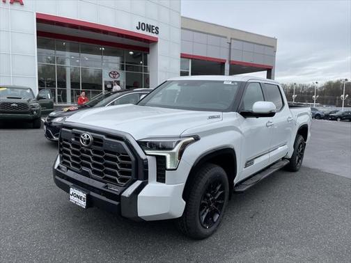 2025 Toyota Tundra Hybrid Platinum