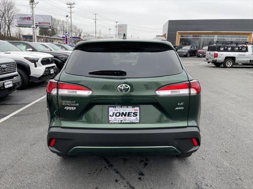 2024 Toyota Corolla Cross LE