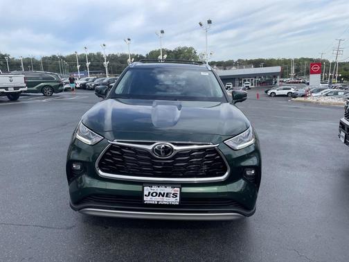 2025 Toyota Highlander Platinum