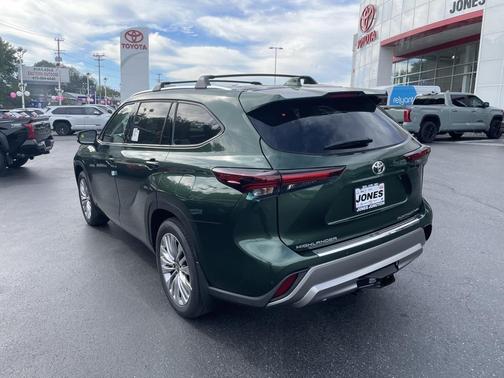 2025 Toyota Highlander Platinum