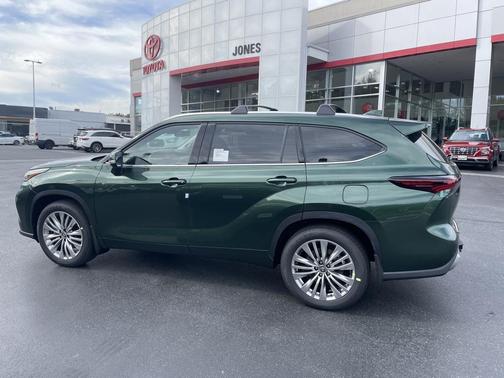 2025 Toyota Highlander Platinum