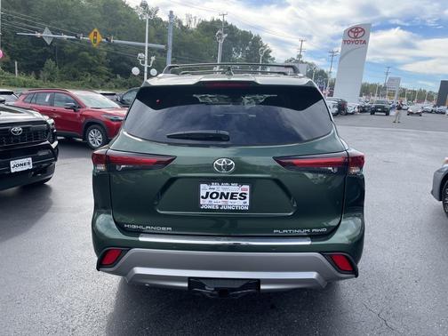 2025 Toyota Highlander Platinum
