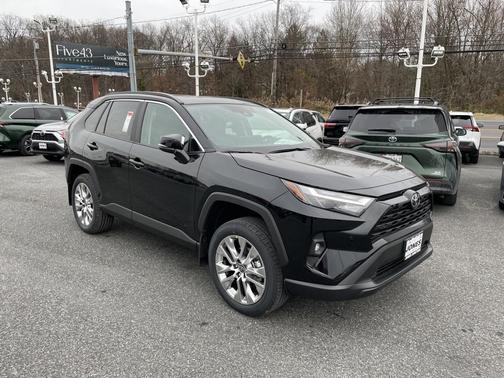 2025 Toyota RAV4 XLE Premium