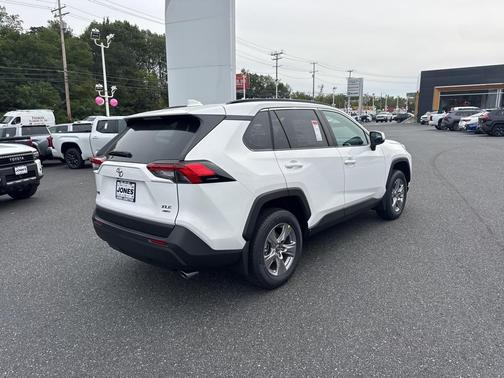 2025 Toyota RAV4 XLE