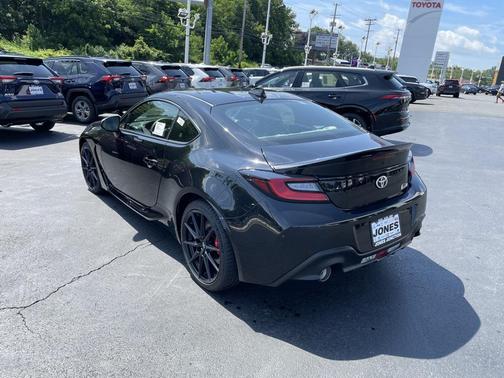 2025 Toyota GR86 Premium