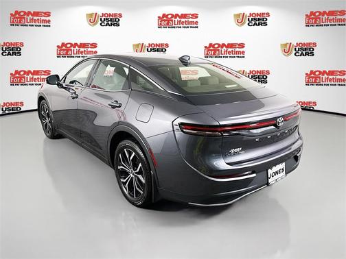 2024 Toyota Crown XLE