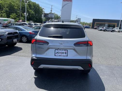 2025 Toyota Corolla Cross XLE