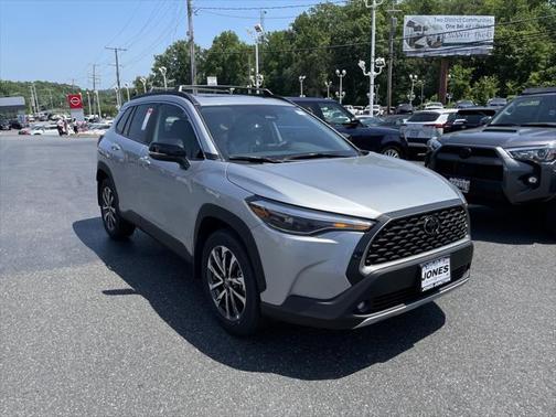 2025 Toyota Corolla Cross XLE