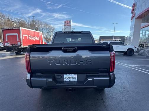 2025 Toyota Tundra Hybrid Platinum