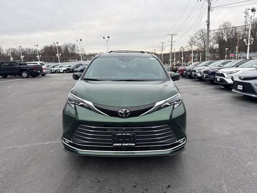 2026 Toyota Sienna Platinum