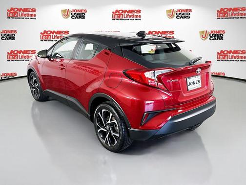 Pearl 2019 Toyota C-HR XLE