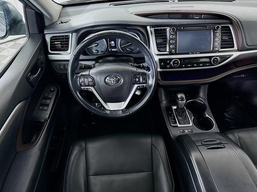 Predawn Gray Mica 2017 Toyota Highlander Limited