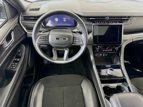 2022 Jeep Grand Cherokee L Altitude