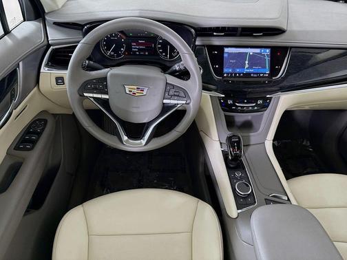 Crystal White Tricoat 2025 Cadillac XT6 Premium Luxury AWD