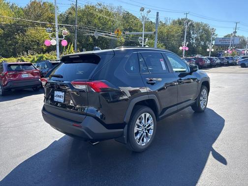2025 Toyota RAV4 XLE Premium