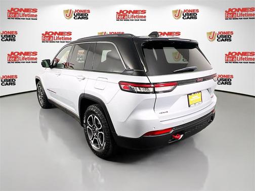 2022 Jeep Grand Cherokee Trailhawk