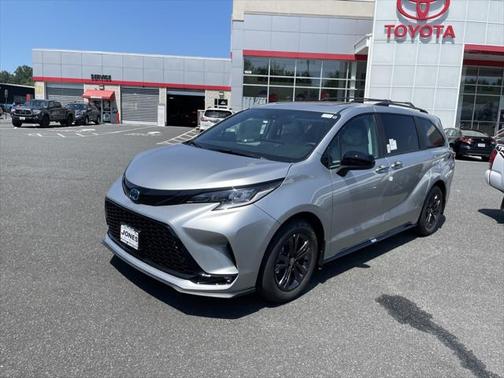 2025 Toyota Sienna XSE 7 Passenger
