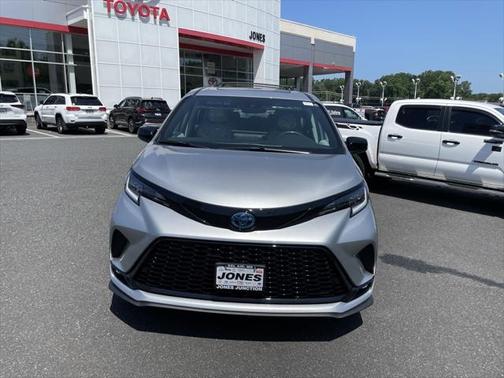 2025 Toyota Sienna XSE 7 Passenger