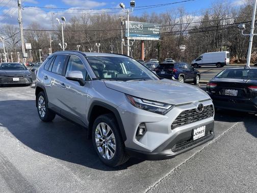2025 Toyota RAV4 XLE Premium