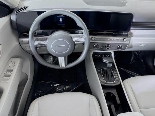 2025 Hyundai KONA SE