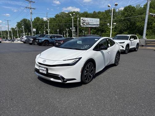 2025 Toyota Prius L