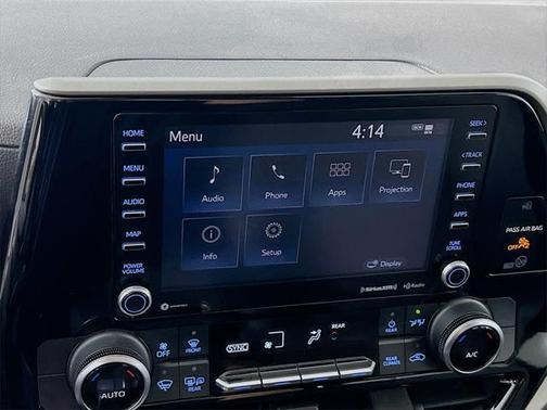 2020 Toyota Highlander LE