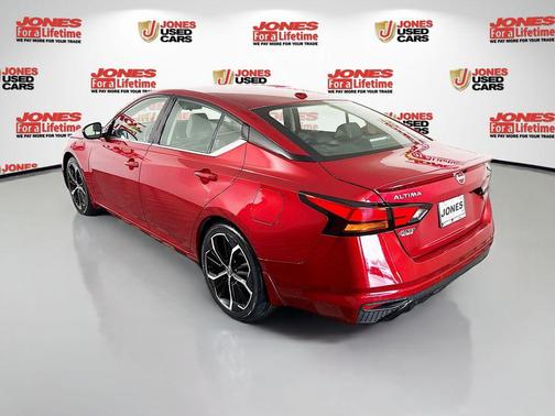 Scarlet 2023 Nissan Altima SR FWD