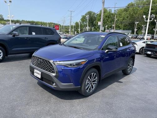 2025 Toyota Corolla Cross XLE