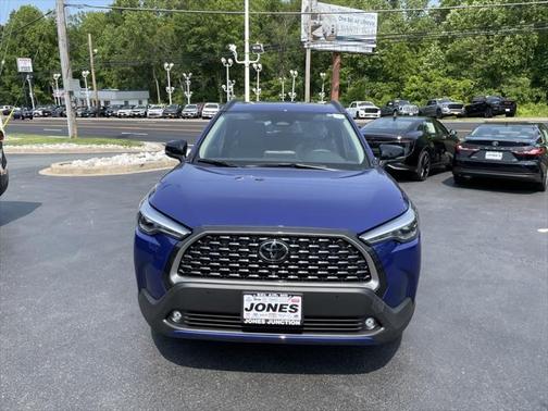 2025 Toyota Corolla Cross XLE