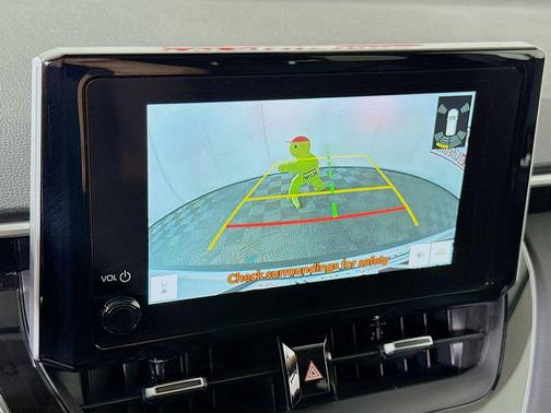 Pearl 2025 Toyota Corolla Cross XLE