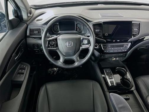 2022 Honda Pilot Touring 8-Passenger