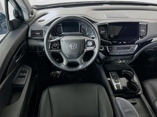 2022 Honda Pilot Touring 8-Passenger