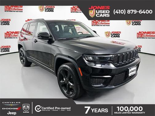 Diamond Black Crystal Pearlcoat 2023 Jeep Grand Cherokee Altitude