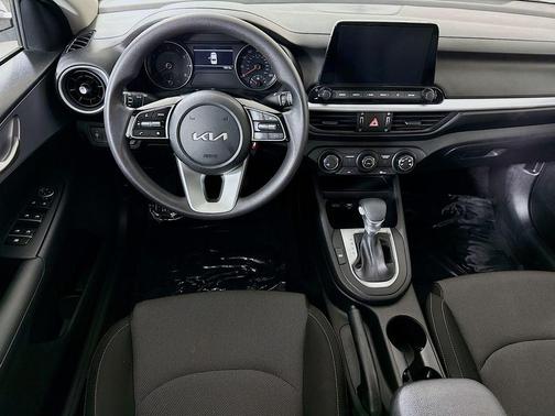 Snow White Pearl 2024 Kia Forte LXS