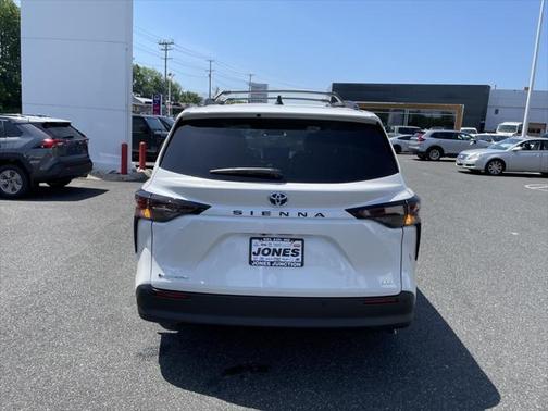 2025 Toyota Sienna XLE 7 Passenger