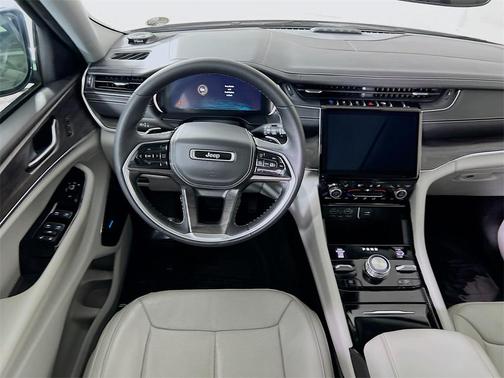 2022 Jeep Grand Cherokee 4xe Overland