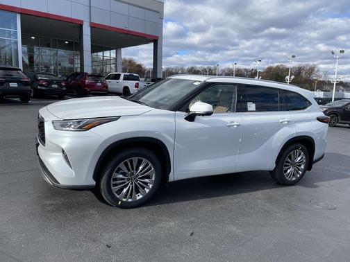 2026 Toyota Highlander Platinum