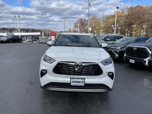 2026 Toyota Highlander Platinum